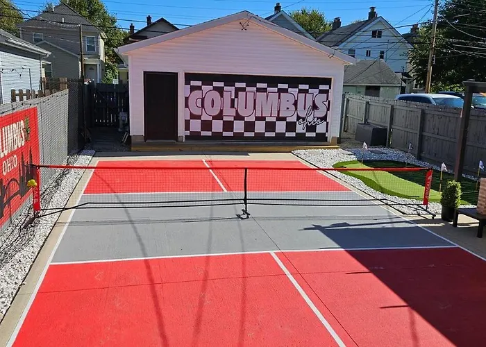 The Funky Fun Haus - Pickleball, Hot Tub, Arcade